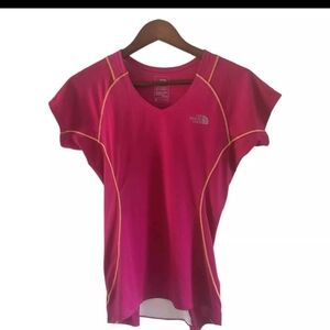 The North Face Fusia Pink Womens Size XS Flash Dry Flight Series Top Shirt